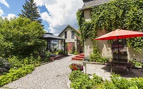 Russell Manor Bed & Breakfast